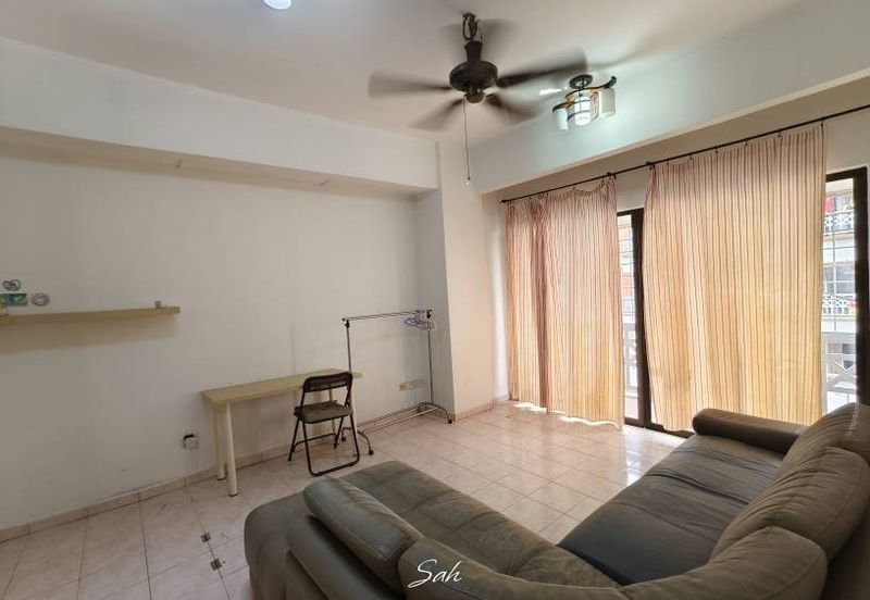 Evergreen Park Acorn and Hazel