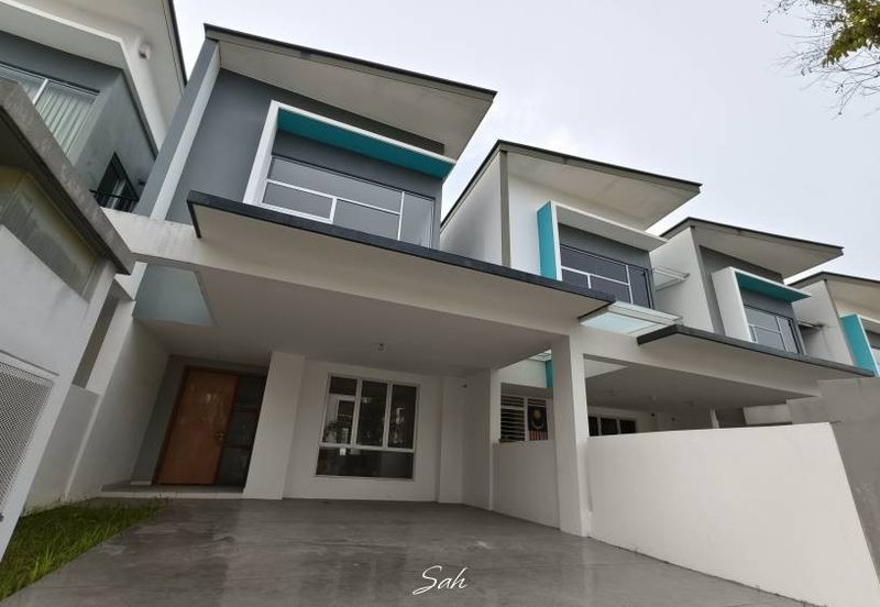 Parkfield Residences, Tropicana Heights