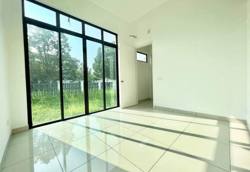 Tenderfields @ Eco Majestic