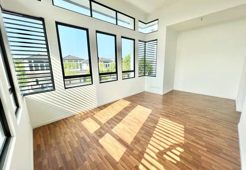 Tenderfields @ Eco Majestic