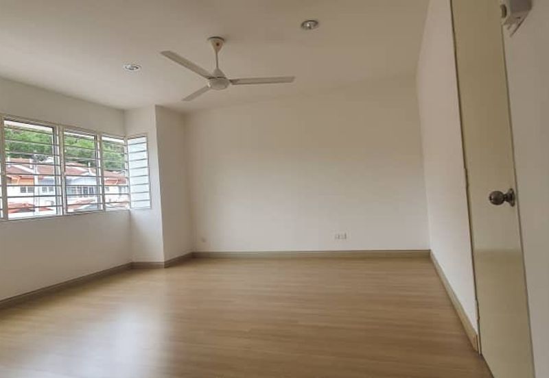 Semi-D House For sale In Batu Caves