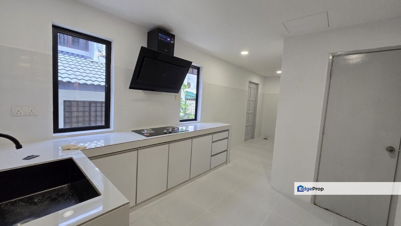 Double Storey House For Rent In Bandar Utama, Selangor, Petaling Jaya