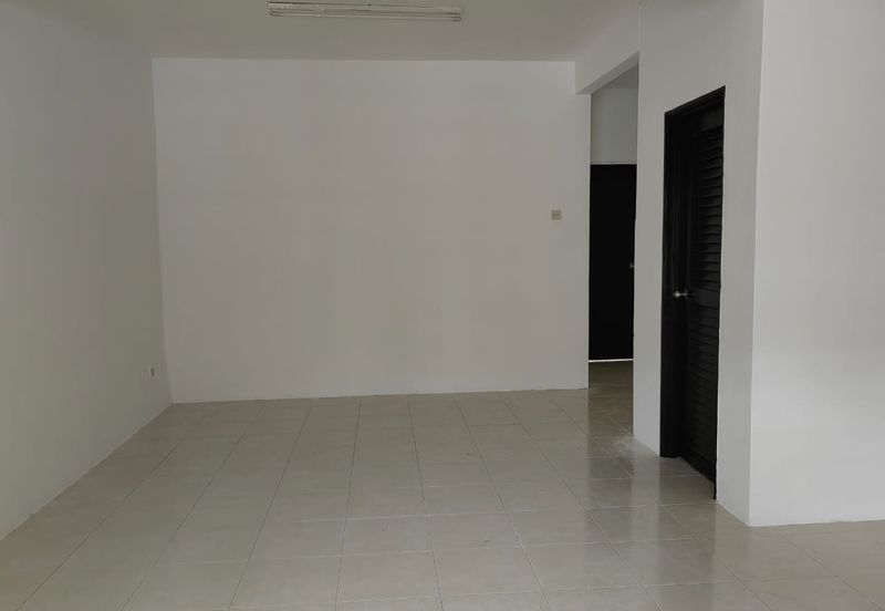 Double Storey For Sale In Taman Pinggiran Permata