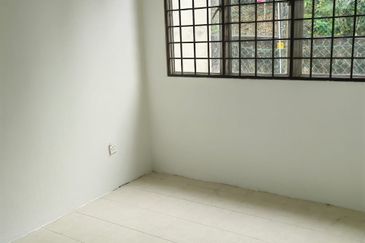 Double Storey For Sale In Taman Pinggiran Permata