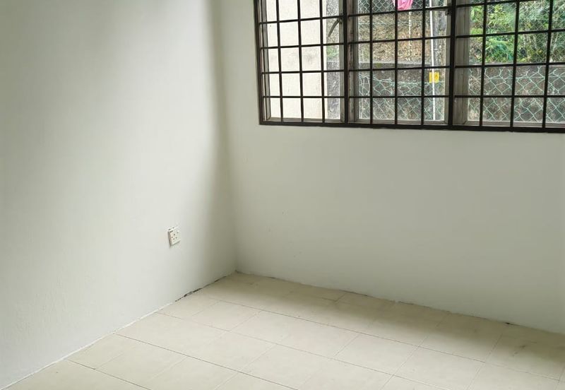 Double Storey For Sale In Taman Pinggiran Permata