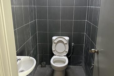 3 Storey Semi-D Factory For Sale In Rawang