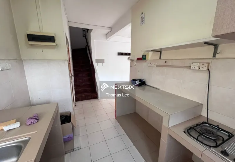 Taman Tampoi Indah II, Villa Ros