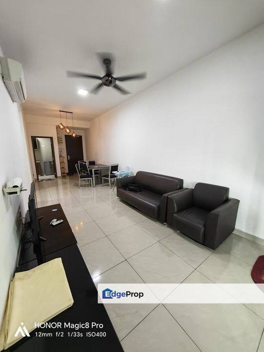 走路就到 29 Mart 和 shoplot🛒 North-South Highway 很快就接上🚗 去 Lotus’s Setia Tropika 约 3.6km📍, Johor, Johor Bahru