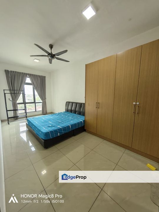 走路就到 29 Mart 和 shoplot🛒 North-South Highway 很快就接上🚗 去 Lotus’s Setia Tropika 约 3.6km📍, Johor, Johor Bahru