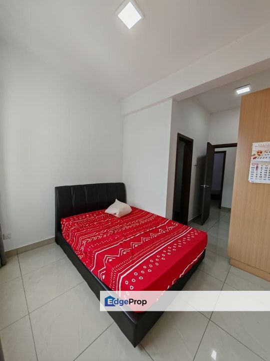 走路就到 29 Mart 和 shoplot🛒 North-South Highway 很快就接上🚗 去 Lotus’s Setia Tropika 约 3.6km📍, Johor, Johor Bahru