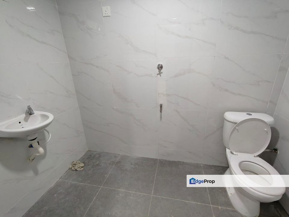 🔥🏡 #Kota Kulai 双层排楼🌟 稀有华人区😎 走路就到小学📚 全新装修❤️ 美美干净入住🎨 , Johor, Kulai