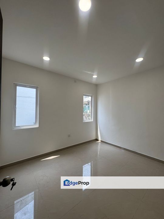 别划走先～👋 这间 #TamanTasek🔥 黄金地段南滨园 双层EndLot值得你停下来看看！💥 整间装修+扩建靓靓～✨, Johor, Johor Bahru