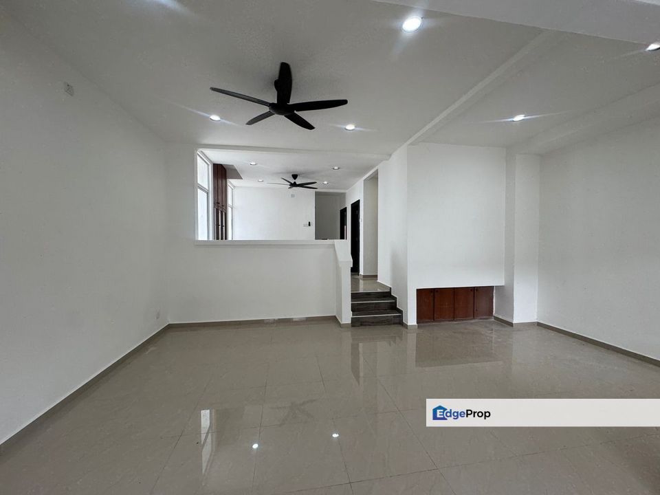 别划走先～👋 这间 #TamanTasek🔥 黄金地段南滨园 双层EndLot值得你停下来看看！💥 整间装修+扩建靓靓～✨, Johor, Johor Bahru