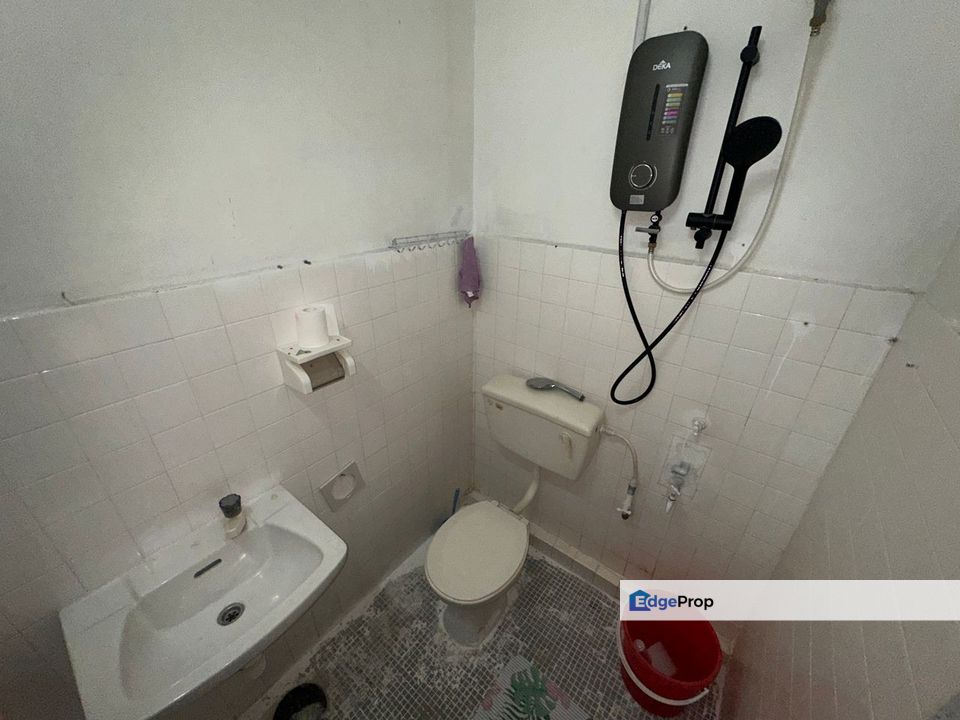 🔥 #Taman Universiti 大学城单层排屋出售👍🏡 走路可到SMK Taman U 1🏫和bus stop🚌 门前就有店面🛒🍜, Johor, Skudai