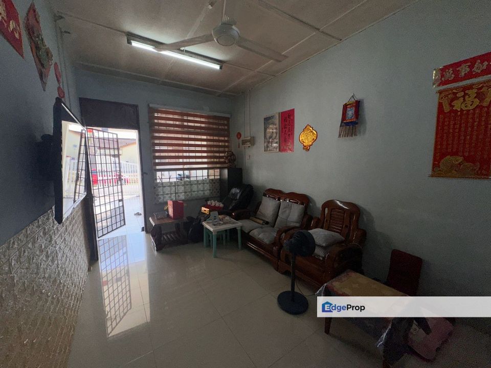 🔥 #Taman Universiti 大学城单层排屋出售👍🏡 走路可到SMK Taman U 1🏫和bus stop🚌 门前就有店面🛒🍜, Johor, Skudai