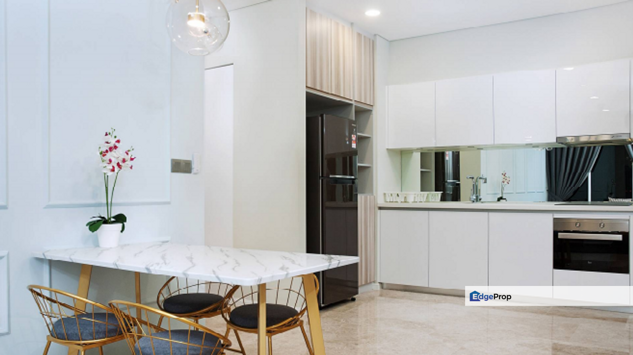 Unblock KL Tower View in SkySuites@KLCC, Bukit Bintang, Jalan P.Ramlee. KL City Centre , Kuala Lumpur, KLCC