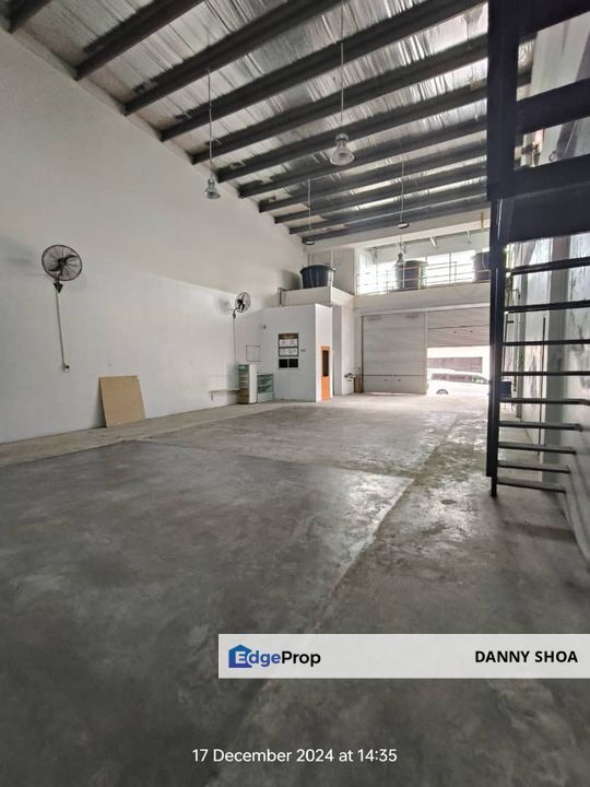 Medan Perniagaan Senawang Jaya 2 , Facing Main Road , End Lot , Negeri Sembilan, Senawang