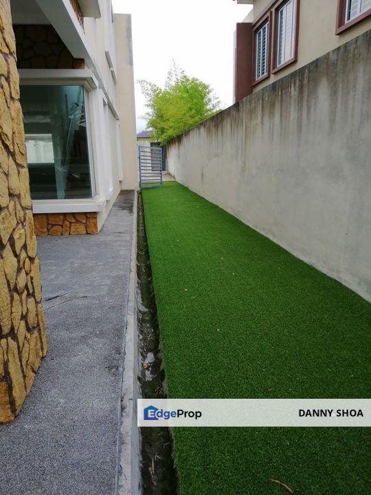 Bandar Warisan Puteri , Sikamat , Seremban , Renovated , Corner lot with huge land , Bungalow, Negeri Sembilan, Seremban