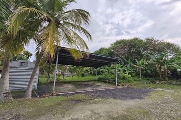 TAMAN TUNKU KURSHIAH SIKAMAT