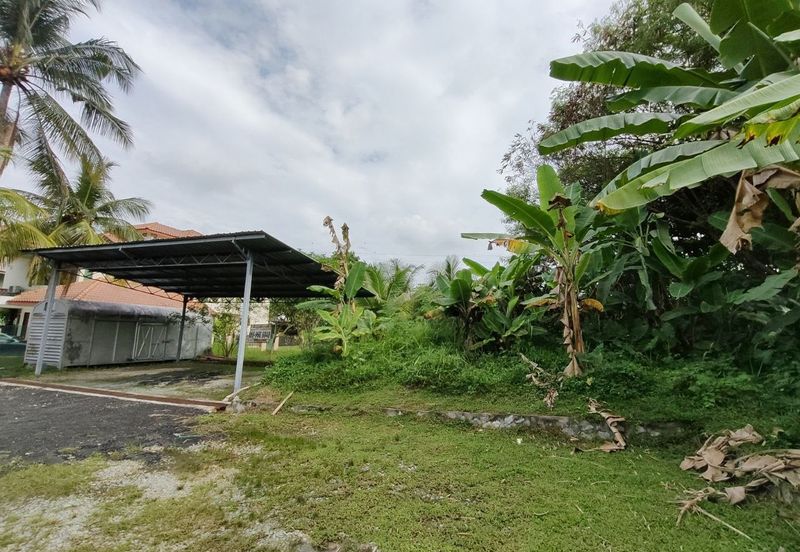 TAMAN TUNKU KURSHIAH SIKAMAT