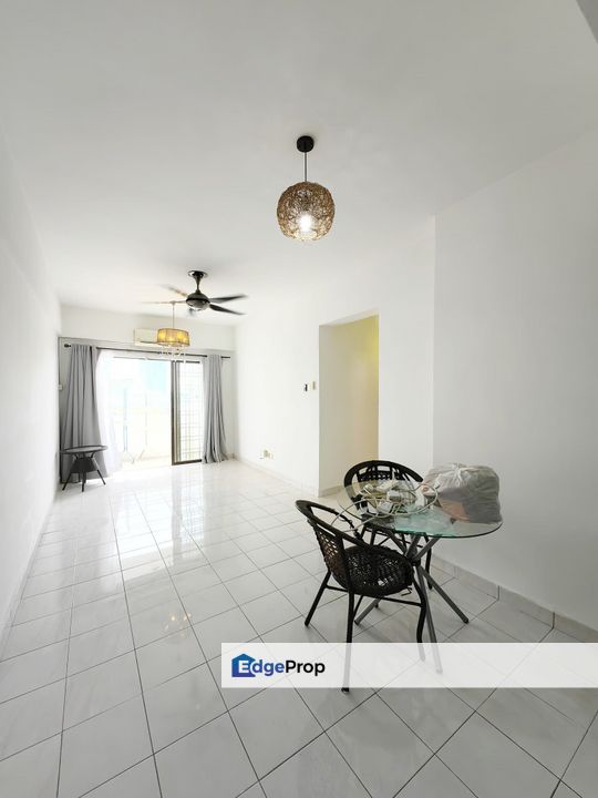 Partially Renovated Vista Millennium Apartment near LRT Taman Puchong Perdana Puchong, Selangor, Puchong