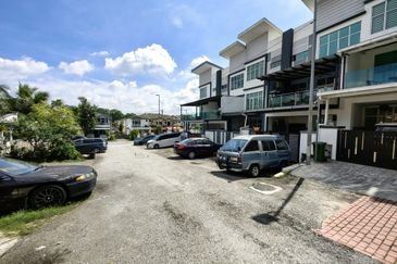 Taman Saujana Puchong