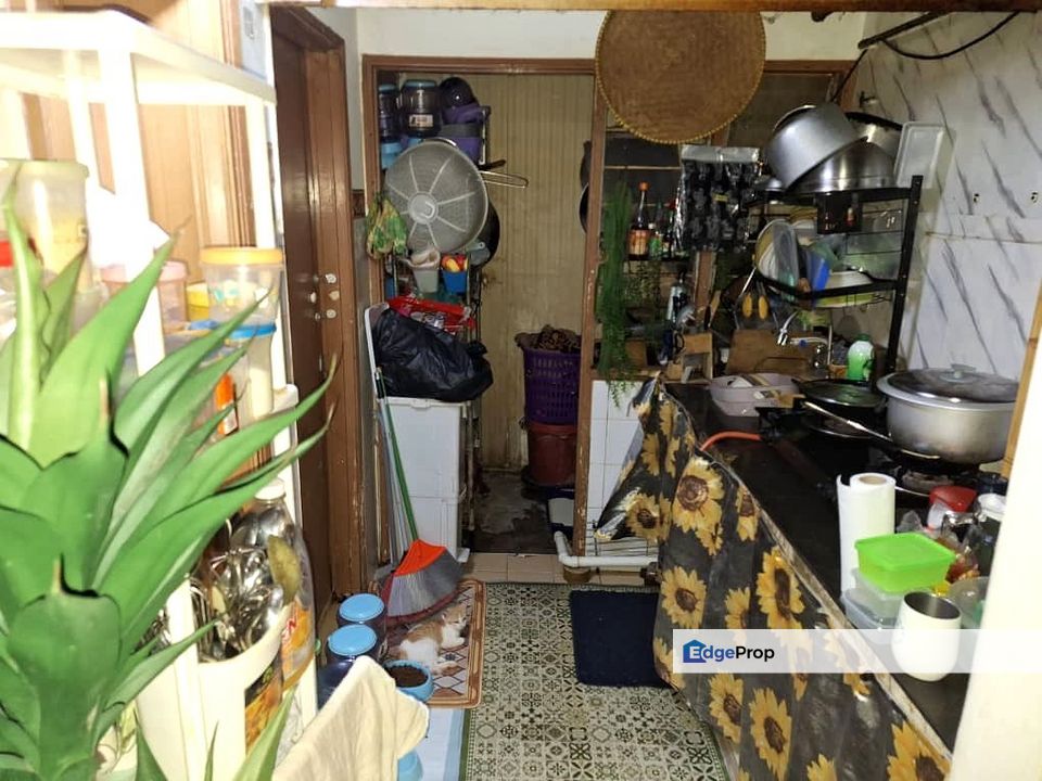 Ground Floor Low Cost Seri Jati Apartment, Taman Wawasan Bandar Puteri Puchong , Selangor, Puchong