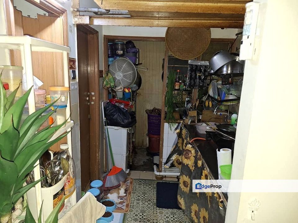 Ground Floor Low Cost Seri Jati Apartment, Taman Wawasan Bandar Puteri Puchong , Selangor, Puchong