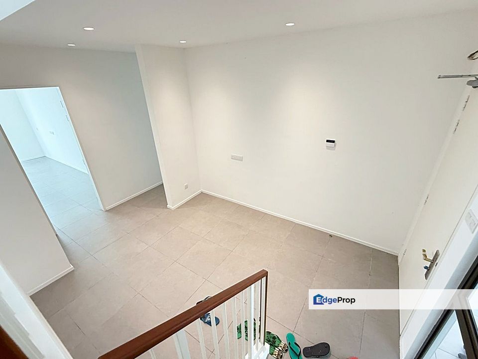 New 3 Storey House, 26 Ara Ville, Kayu Ara, Bandar Utama Petaling Jaya, Selangor, Petaling Jaya