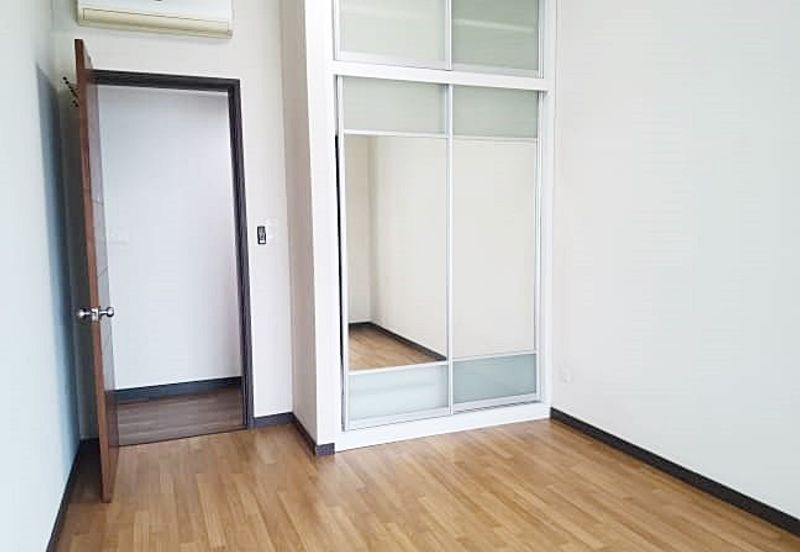 Nautica Lake Suites @ Sunway South Quay