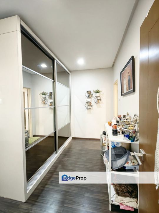 Koi Kinrara Suites, Puchong Furnished 1153sf Balcony Near Ioi Mall Puchong Jaya, Selangor, Puchong