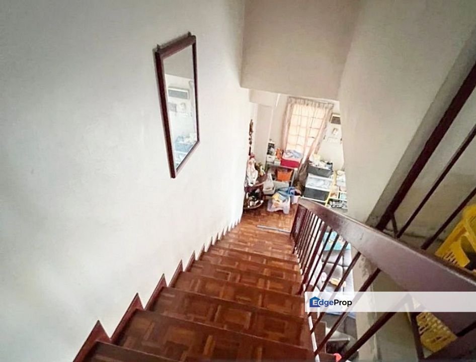 Taman Wawasan, Pusat Bandar Puchong 30'x65' Gated End Lot 2 Storey House For Sale, Taman Wawasan 2 Puchong, Selangor, Puchong