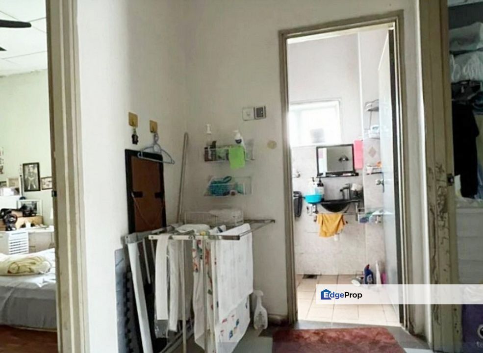 Taman Wawasan, Pusat Bandar Puchong 30'x65' Gated End Lot 2 Storey House For Sale, Taman Wawasan 2 Puchong, Selangor, Puchong