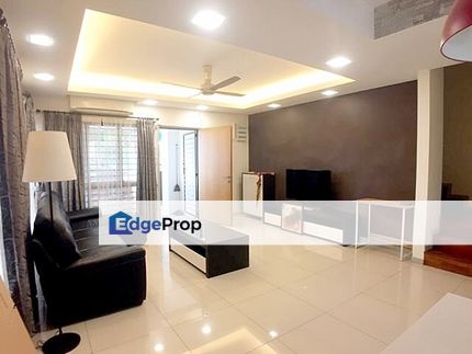 Freehold Renovated Lower Unit Park Villa Townhouse 1.5 Storey Bandar Bukit Puchong , Selangor, Puchong