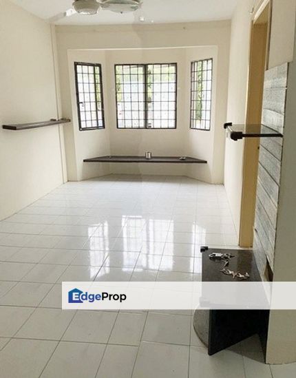 [Damansara Damai] Non Bumi Ground Floor 700sqft 3R2B Apartment Impian Damansara Damai @ PJ, Selangor, Damansara Damai