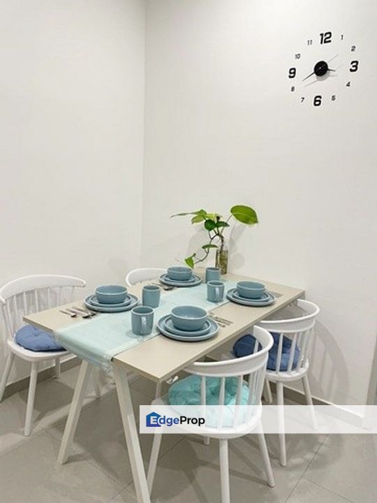 Yolo Signature Suites, , 