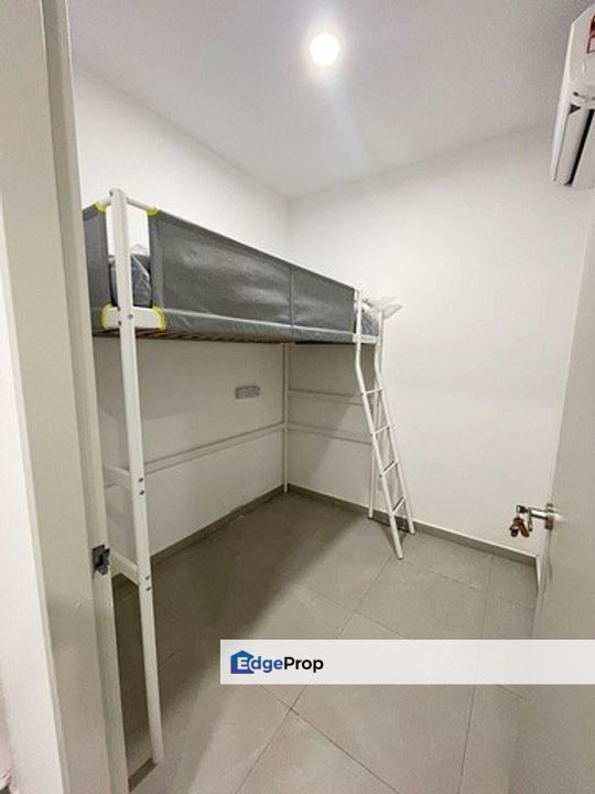 Yolo Signature Suites, , 