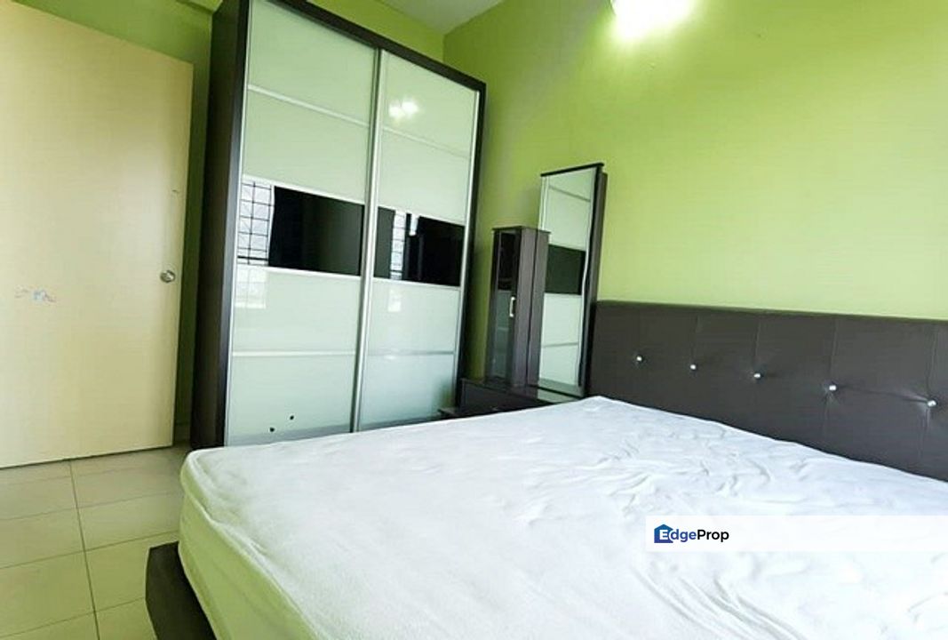 Fully Furnished 1022sf Corner Balcony 3R2B Nilam Puri Condo Taylor's Bukit Puchong, Selangor, Puchong South