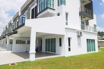 Vista Paramount Residence