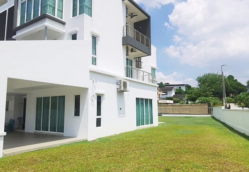 Vista Paramount Residence