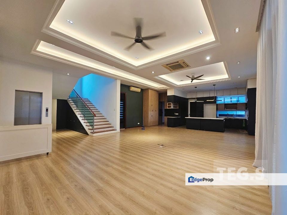 Cozy Renovation & with Lift ❤️‍🔥 2.5 Storey Bungalow for SALE | Sri Suria, Bukit Rimau, Shah Alam , Selangor, Shah Alam