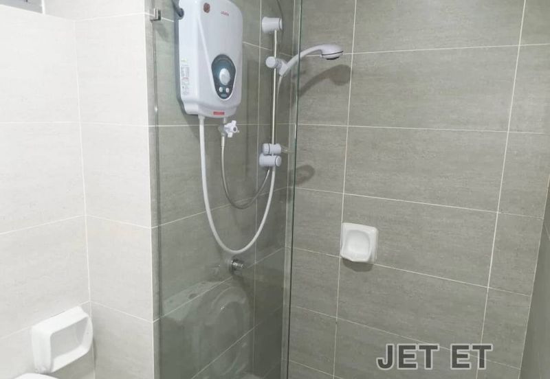 Gravit8 @ Klang South