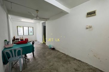 Flat PKNS, Seksyen 7