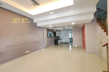 Indah 12, Setia Alam