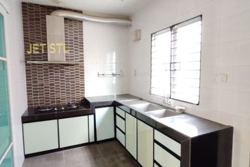 Indah 12, Setia Alam