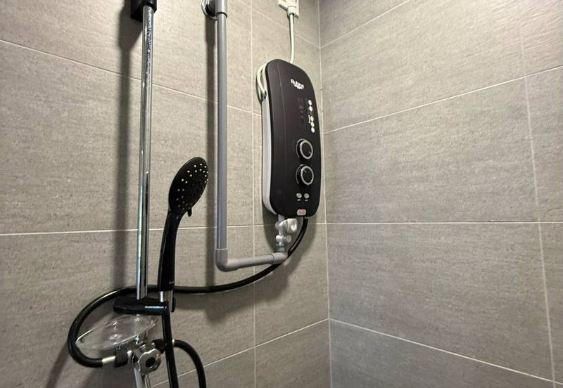 Gravit8 @ Klang South