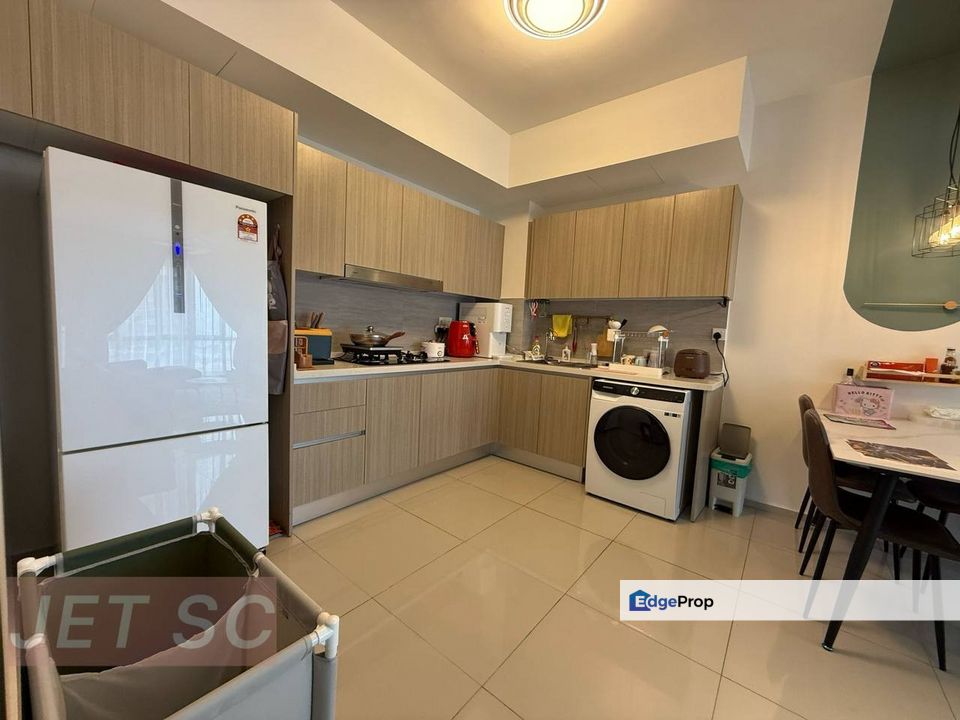 FULLY Furnished 🛋️ Modern Design Serviced Apartment for SALE | Gravit8, Kota Bayuemas, Klang, Selangor, Klang