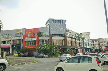 Bayu Tinggi Commercial Centre -Taipan