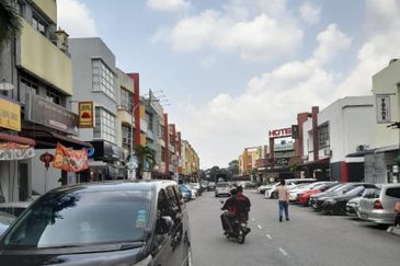Bayu Tinggi Commercial Centre -Taipan