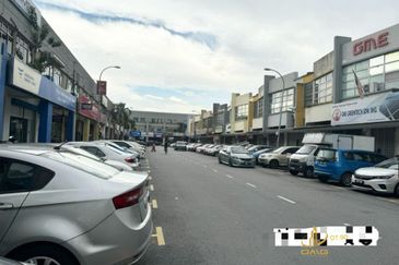 Bayu Tinggi Commercial Centre -Taipan